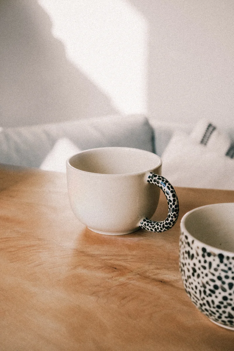 LAZY DOTTY BLOB CAPPUCCINO TASSE